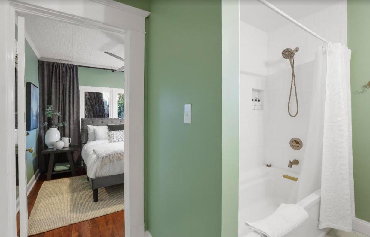Grape Escape Inn & Suites ロディ エクステリア 写真
